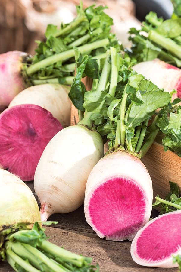 Chinese radish white skin, red flesh; Chinese green