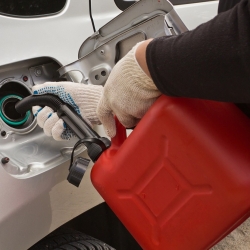 Handlicher Kanister für Benzin und andere Flüssigkeiten - 20 Liter Fassungsvermögen - 