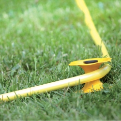 Garden hose guide, protects your garden from damage - ITW