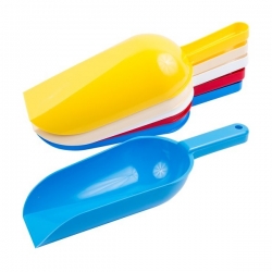 Plastic ladle for dry goods