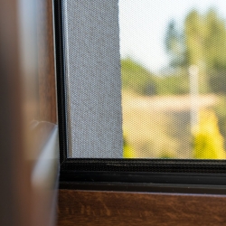 Schwarzes Moskitonetz - Insektenschutz für Fenster - 1,5 x 1,8 m - 