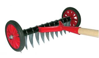 Wheeled cultivator with a 130 cm handle