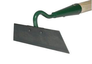 One sided 18 cm hoe with a handle